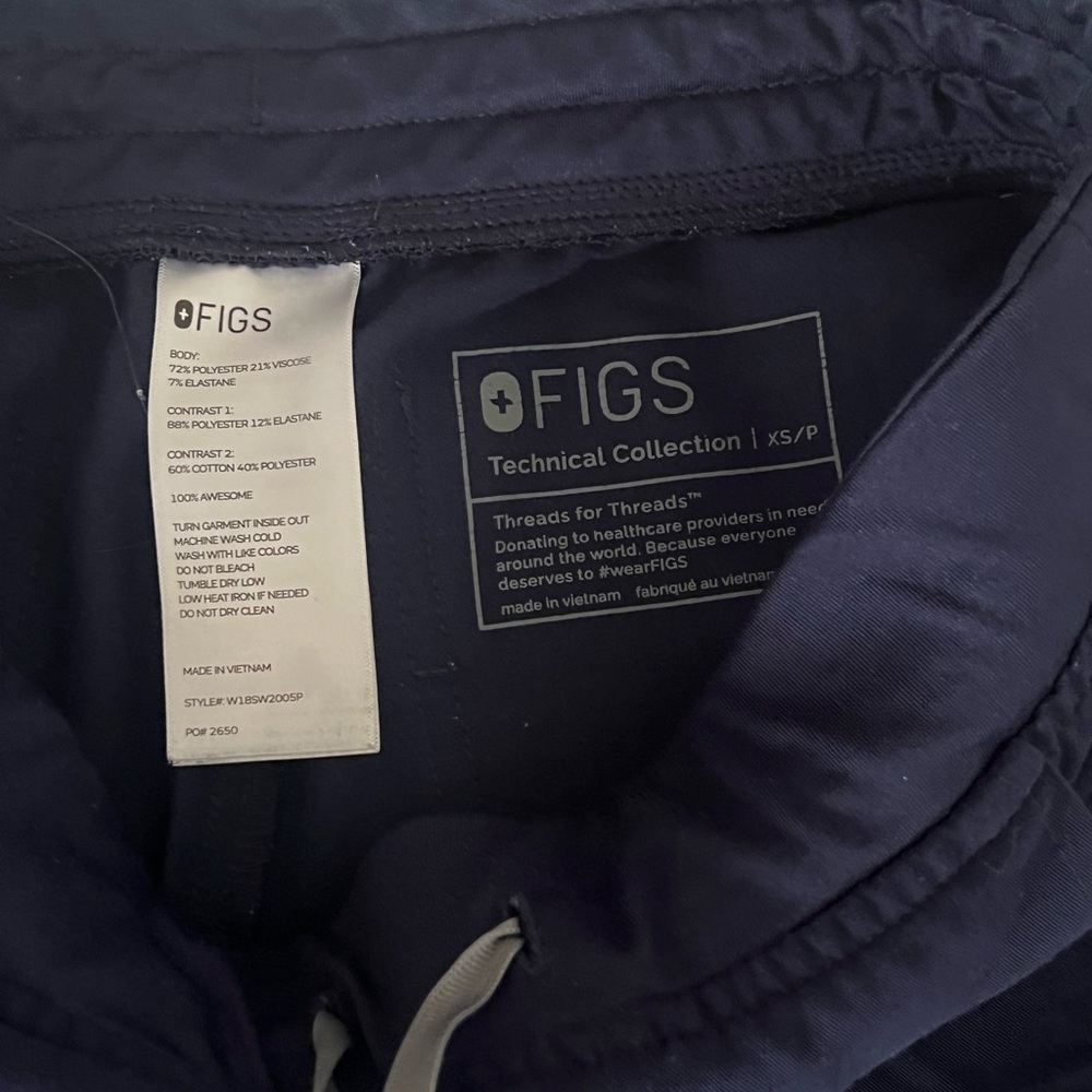 Figs Navy Scrub joggers - Picture 3 of 3